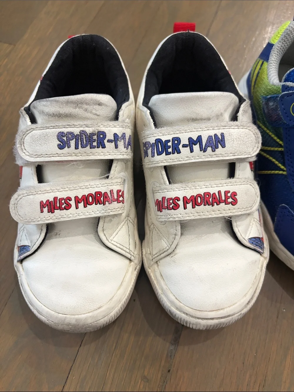 Boys 11 sneakers Spider-Man & stride rite 360 guc